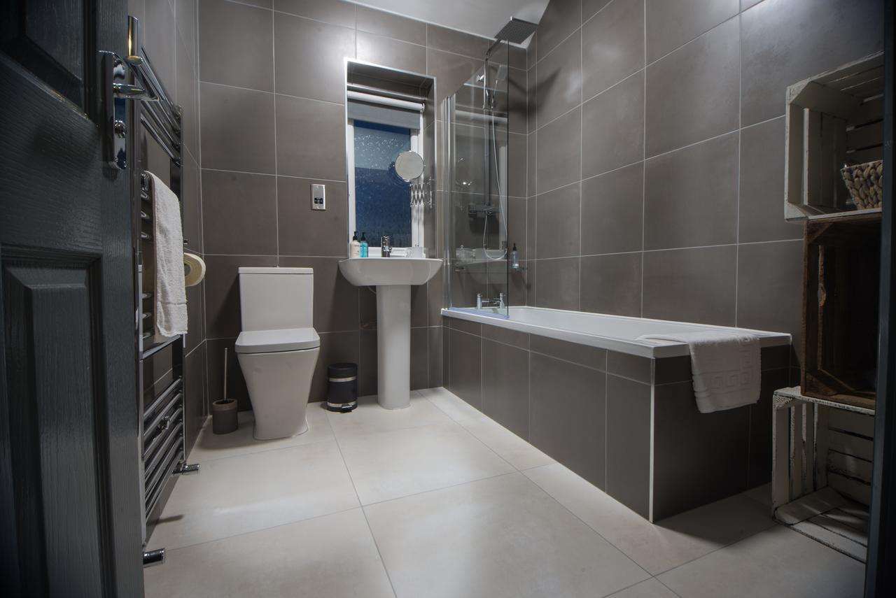 Barnston House - Heswall - Spacious Homely Holiday Home By Rework Accommodation 외부 사진